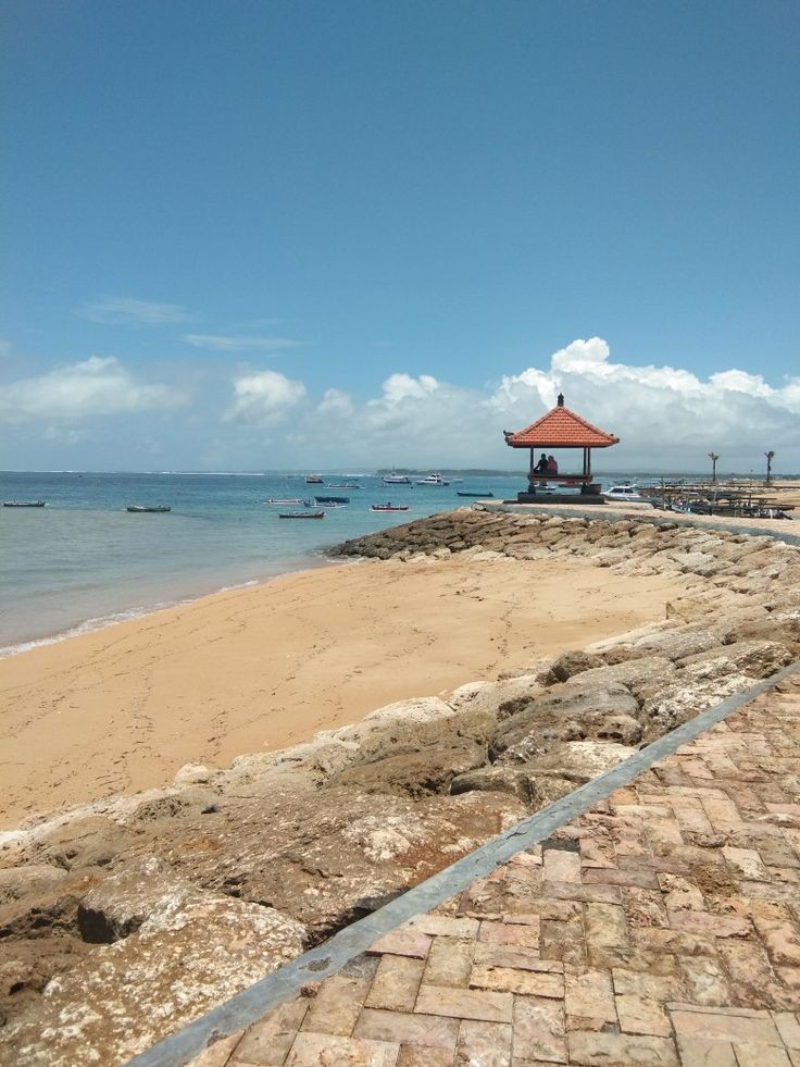 Sanur Beach Bali -سواق بالي